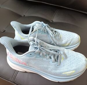 Hoka One One Clifton 9 Athletic Shoes Size 7.5B Sky Blue